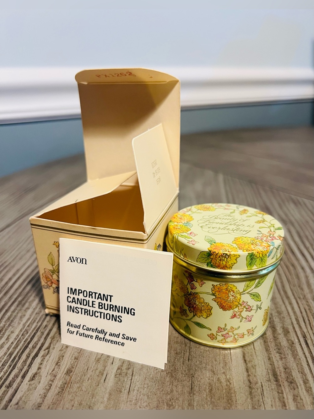 1982 Avon Sentiments “Friendship” Floral Candle – New Old Stock
